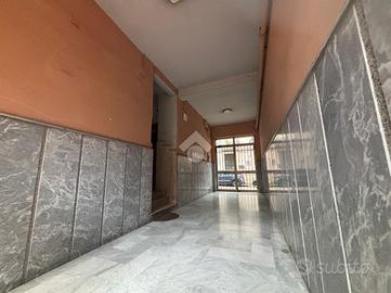 2 LOCALI A NAPOLI