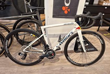 Specialized S-Works Tarmac SL8 LTD: Red Bull BORA