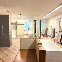 NEGOZIO A CLUSONE