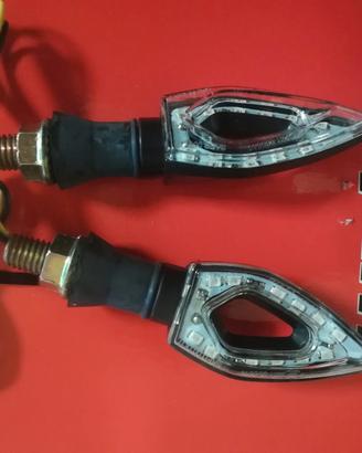 FRECCE LED MOTO CLI7053 TRIANGOLARE OMOLOGATE UNIV