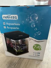 Piccolo%20acquario%207%20litri%20con%20accessori