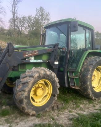 TRATTORE JOHN DEERE