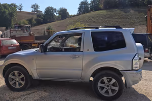mitsubishi pajero 3.2  Dakar