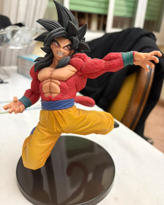 BANPRESTO GOKU SUPER SAYAN 4