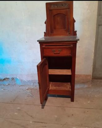 Comodino antico