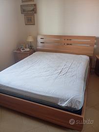Letto matrimoniale con contenitore 