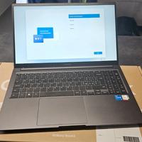 Samsung Galaxy Book3 15,6 - SD, I5, 8GBram