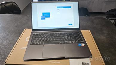 Samsung Galaxy Book3 15,6 - SD, I5, 8GBram