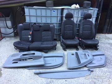 Sedili Mazda 2 2004 5 porte neri