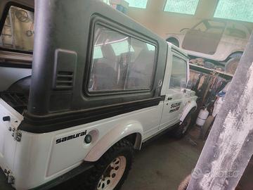 fuoristrada Suzuki 