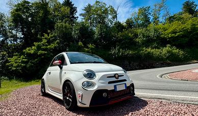 Abarth 595 Competizione 70th 2020 sabelt manuale