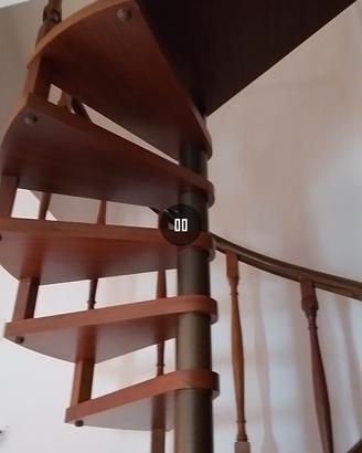 scala a chiocciola in legno 