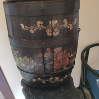 Antica botte dipinta a mano