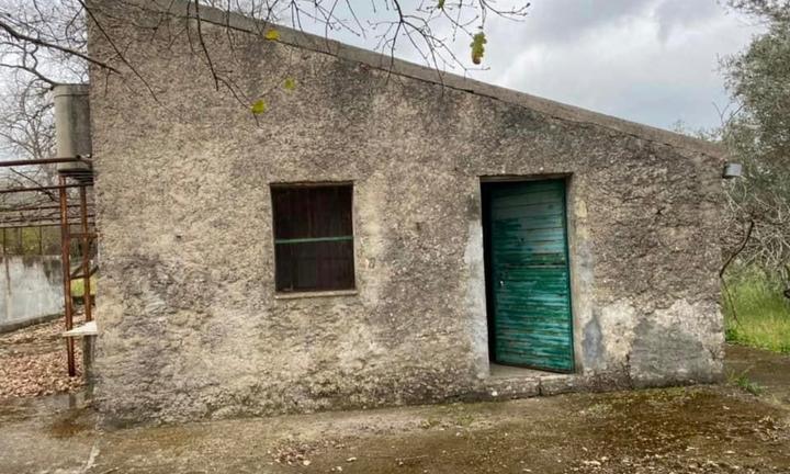 Casa rurale più terreno