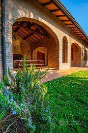 Villa di 680 m² con più di 5 locali e box auto dop