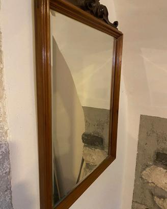 Specchio con cornice in noce