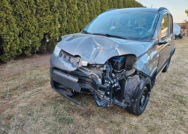 FIAT PANDA CROSS 4X4 HYBRID 2021 SINISTRATA 