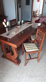 Tavolo allungabile con sedie