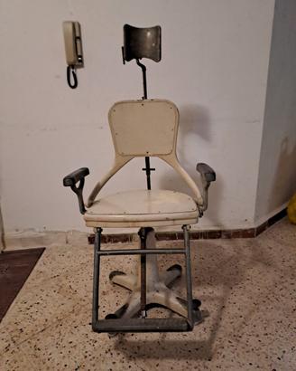 Arredo per ambulatorio medico vintage