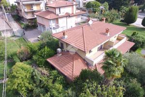 PORZIONE DI BIFAMILIARE A MERATE