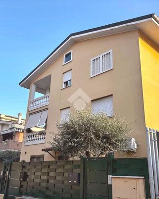 2 LOCALI A CIAMPINO