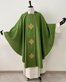 Casula verde con stolone a croci barocche Ve24