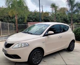 Lancia Ypsilon 1.2 69 CV 5 porte GPL Ecochic Plati