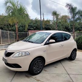 Lancia Ypsilon 1.2 69 CV 5 porte GPL Ecochic Plati