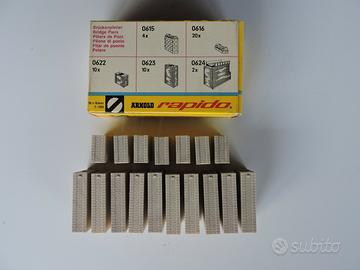 piloni per ponte ferroviario marca Arnold Rapido 