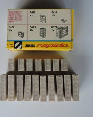 piloni per ponte ferroviario marca Arnold Rapido 