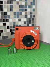 Fujifilm Instax Square SQ1 simile a Polaroid