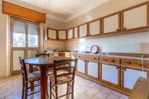 Ampio appartamento in via Abruzzi