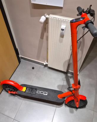 Monopattino elettrico Fiat 500 F500-F10 come nuovo