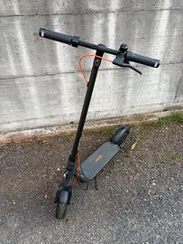 Monopattino elettrico Ninebot Kickscooter F2 Pro E