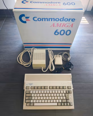Computer Commodore Amiga 600 "da riparare" 