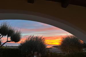 Elegante Villa Bifamiliare sul Mare