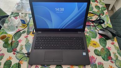 HP250G6 i36006U/8GB RAM/256GB SSD/HDMI/W11PRO/HD