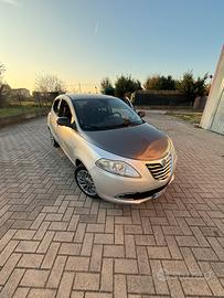 Lancia ypsilon silver