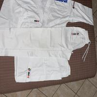 Set di 2 Kimono Smai per karate (WKF approvati)