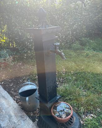 Fontanella a colonna liscia