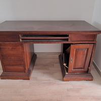 Scrivania in legno massello
