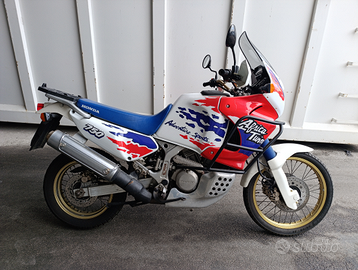 Africa twin 750 rd07