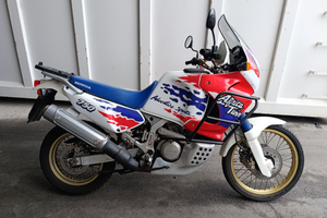 Africa twin 750 rd07