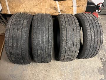 Gomme estive 235/55/18 104 T