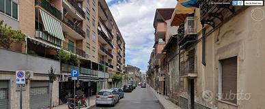 Acerra, Via Soriano: locale commerciale 2 ingressi