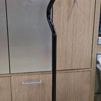 Appendiabiti da terra moderno in metallo