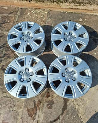 4 Cerchi in lega originali Audi Q3 16”