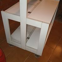 Tavolino richiudibile con rotelle
