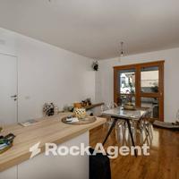 SOLUZIONE RISTRUTTURATA CON AMPIO TERRAZZO E BOX