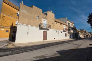 Castelvetrano app. 4 vani con terrazzo P.1